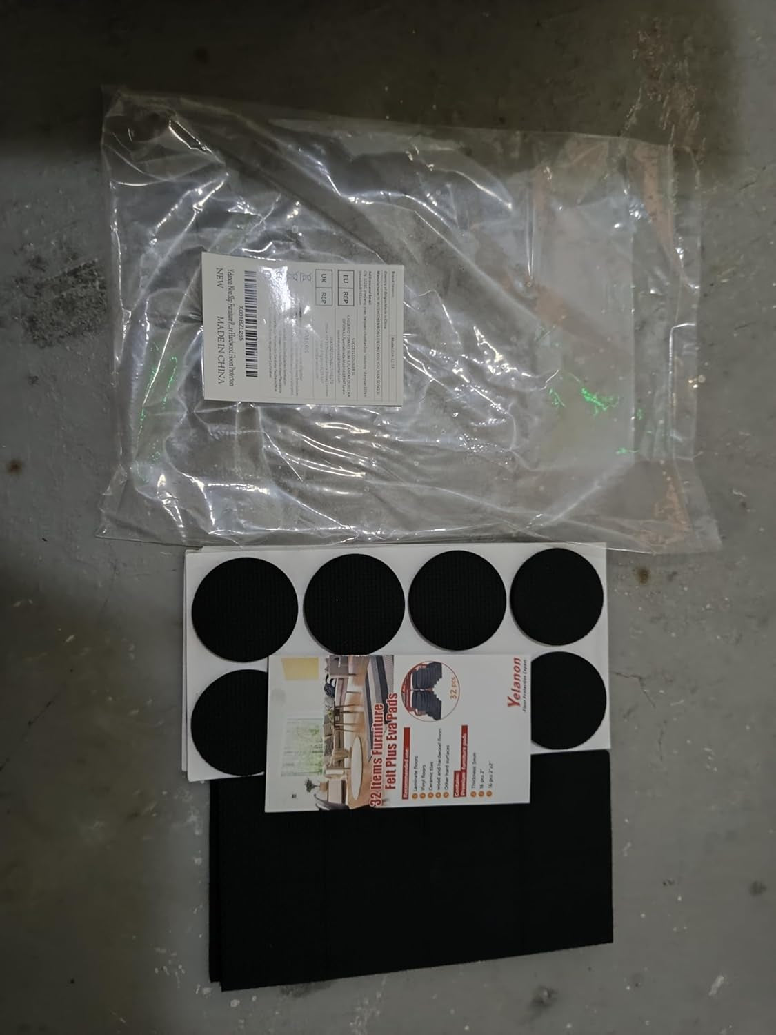 Felt Furniture Pads -32 Pcs Furniture Pads Hardwoods Floors Self Adhesive, Cuttable Felt Chair Pads, anti Scratch Floor Protectors for Furniture Feet Chair Legs, Furniture Felt Pads